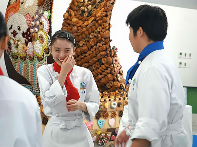 Hebat Banget, Ada Kapal Yang Bisa Dimakan Bikinan Murid-Murid Jepang